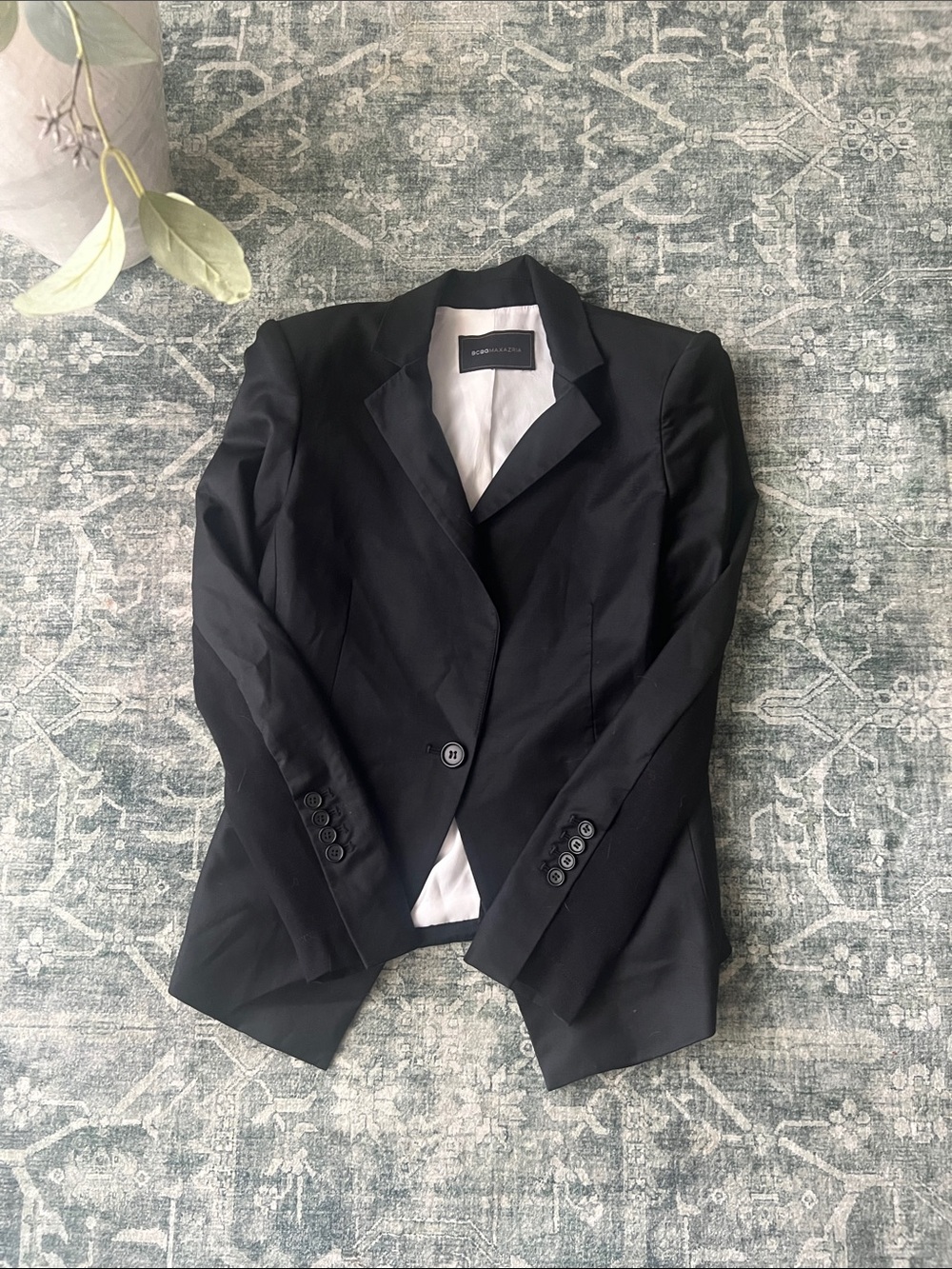 BCBGMaxAzria Black Single-Button Tailored Blazer in Wool